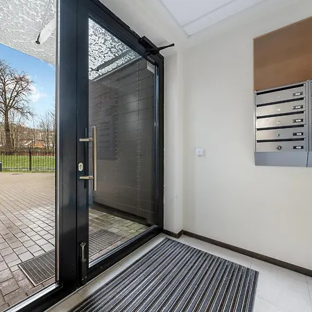 Апартаменты Cozy 55m2 Zverynas Retreat With