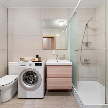 Cozy 55m2 Zverynas Retreat With 维尔纽斯
